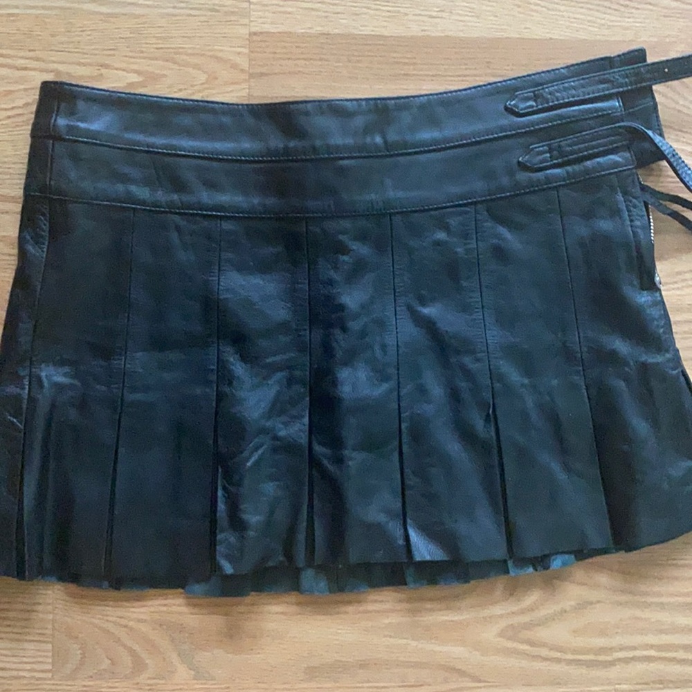 Leather pleated skirt